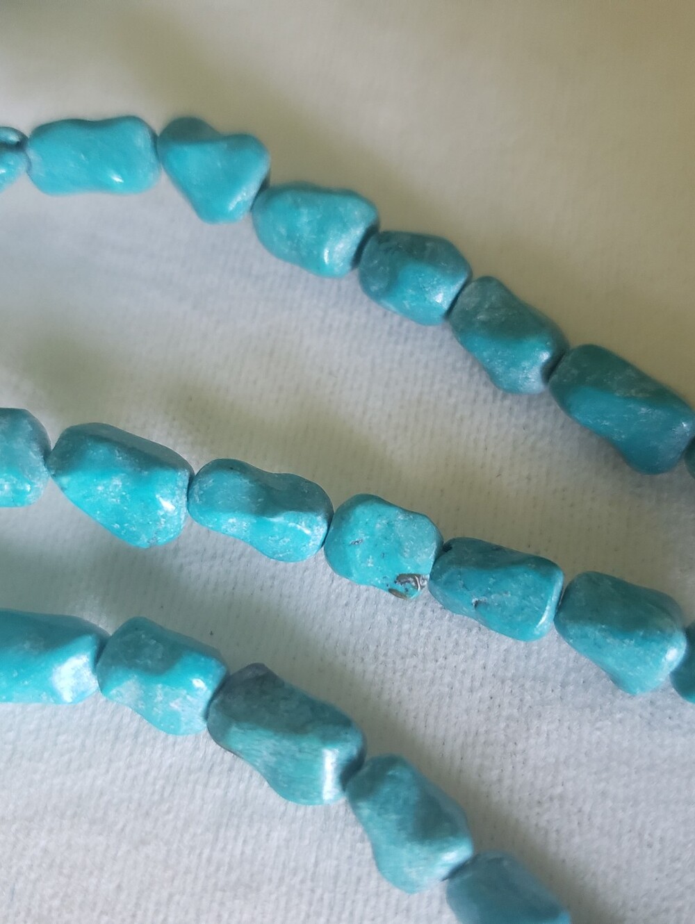 2 Strands Turquoise Howlite - Picture 5 of 6